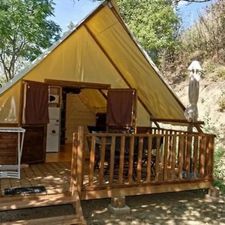 Camping Les Rives Du Lac De Vinca Exterior photo