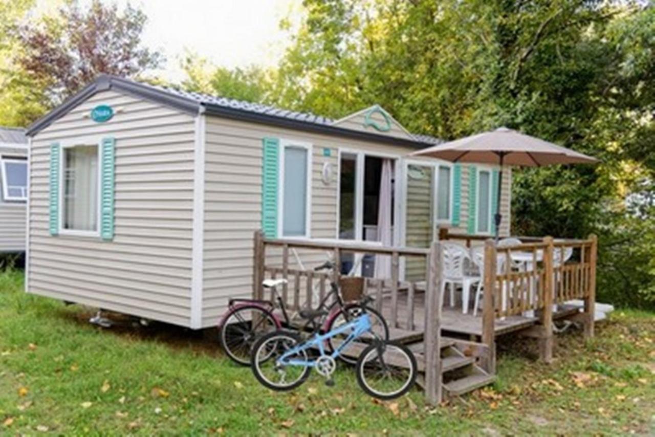 Campsite Les Rives Du De 3*